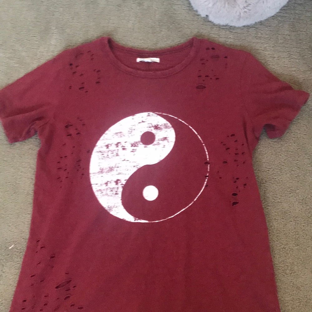 oversized dusty red pacsun t-shirt.